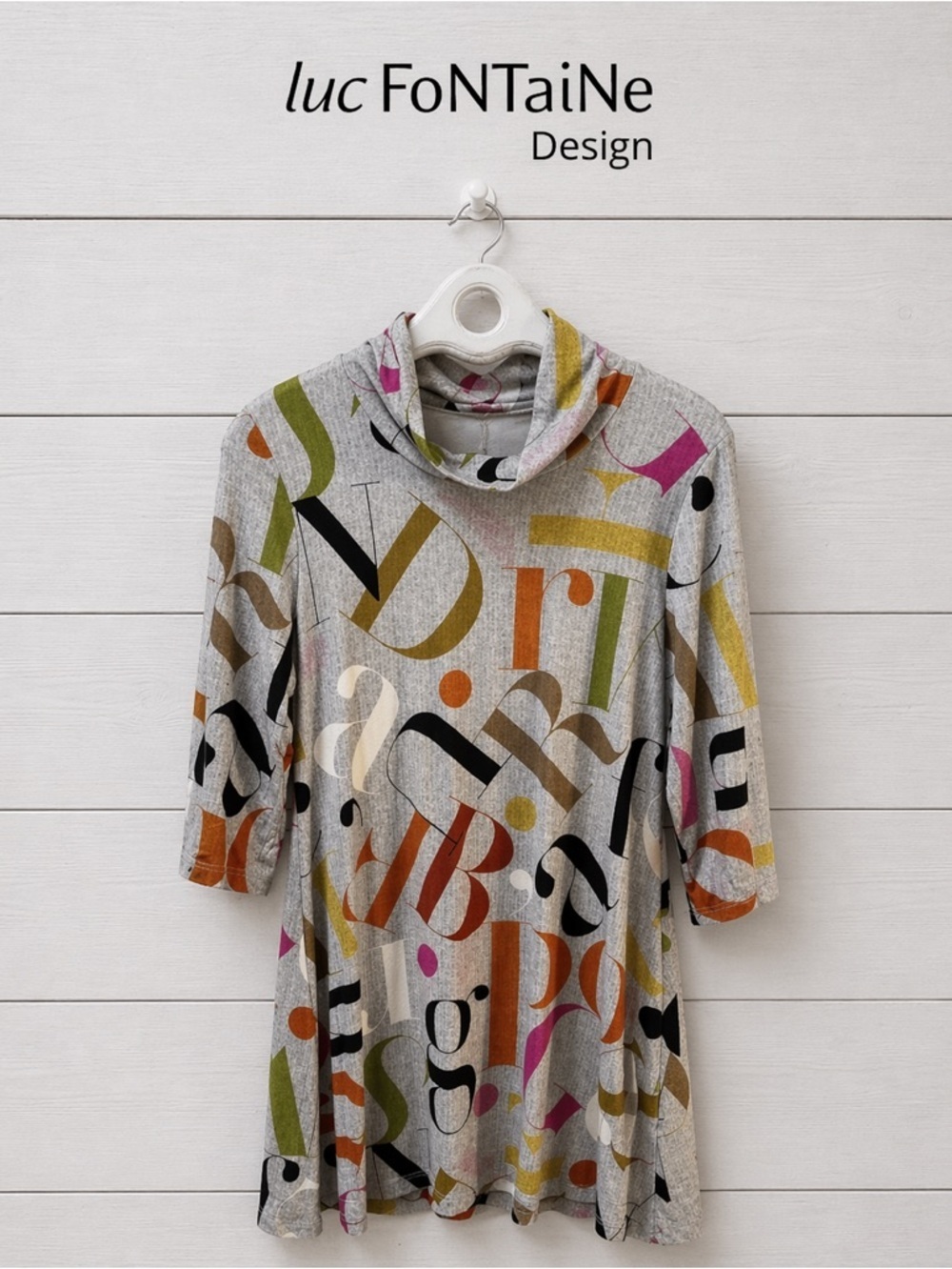 LUC FONTAINE – GREY MULTICOLOR TYPOGRAPHY TUNIC (SIZE 10)